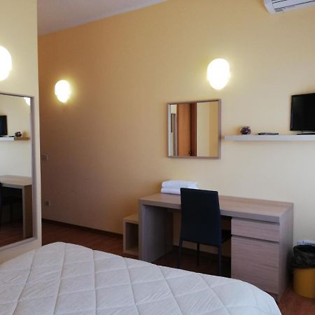 Albergo Roma ลันชาโน ภายนอก รูปภาพ