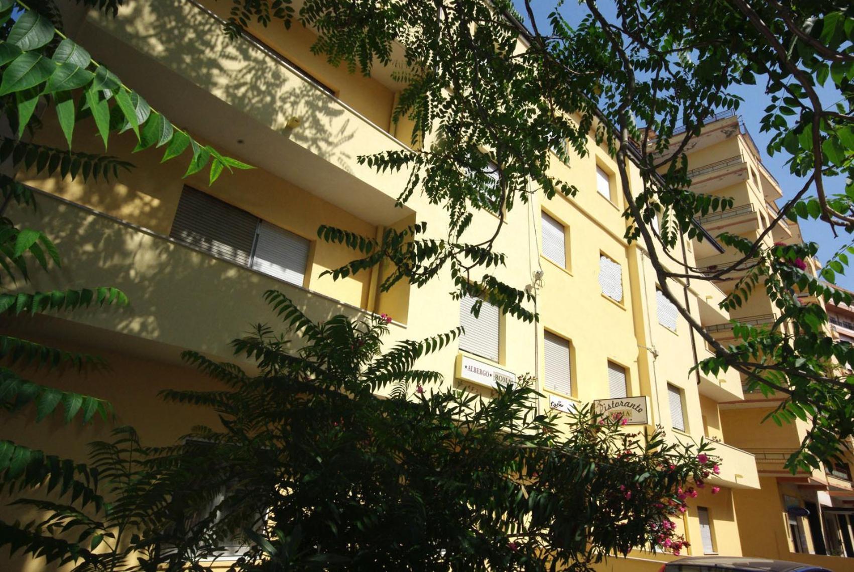 Albergo Roma ลันชาโน ภายนอก รูปภาพ