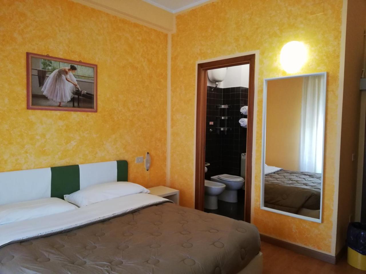 Albergo Roma ลันชาโน ภายนอก รูปภาพ