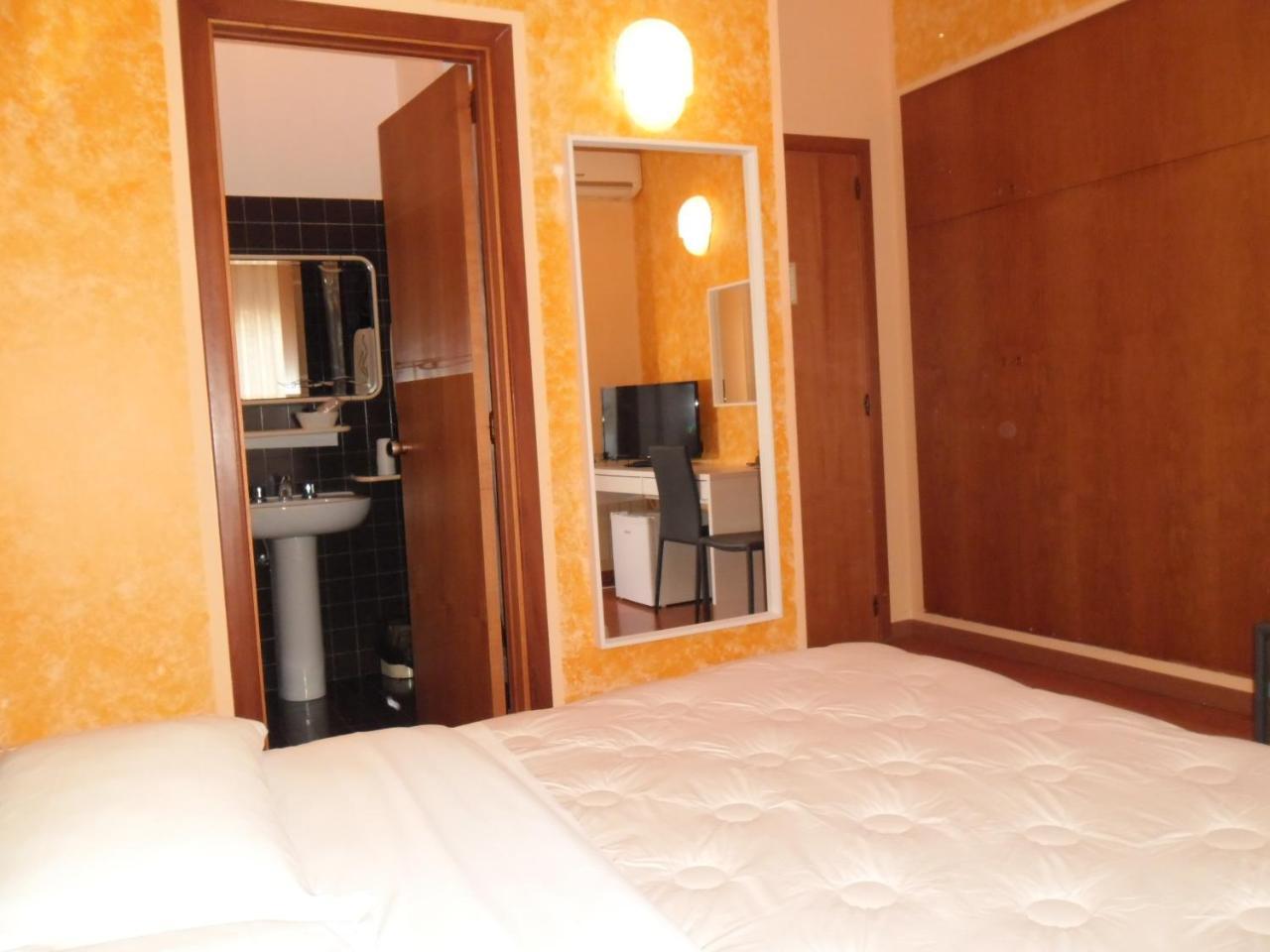Albergo Roma ลันชาโน ภายนอก รูปภาพ